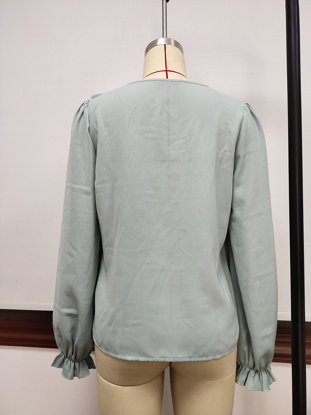 Men's Green V Neck Pullover Chiffon Shirt Crafted From Polyester Fiber For Everyday Wear And Travel Comfort